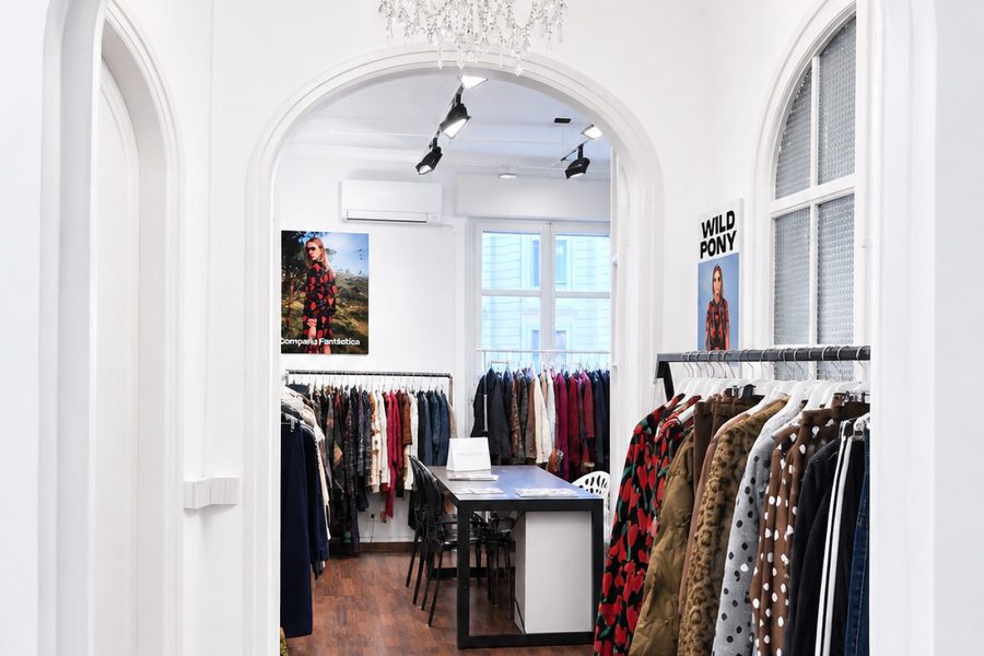 thb-home-hero-showroom